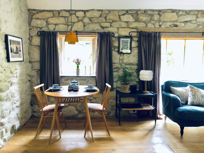 Fern Cottage dining area