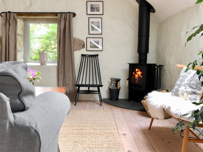 Camellia Cottage Cornwall lounge