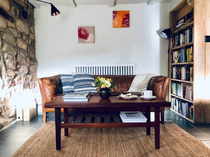 Palm Cottage reading area