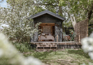 Lakeside Hut at the Lodge