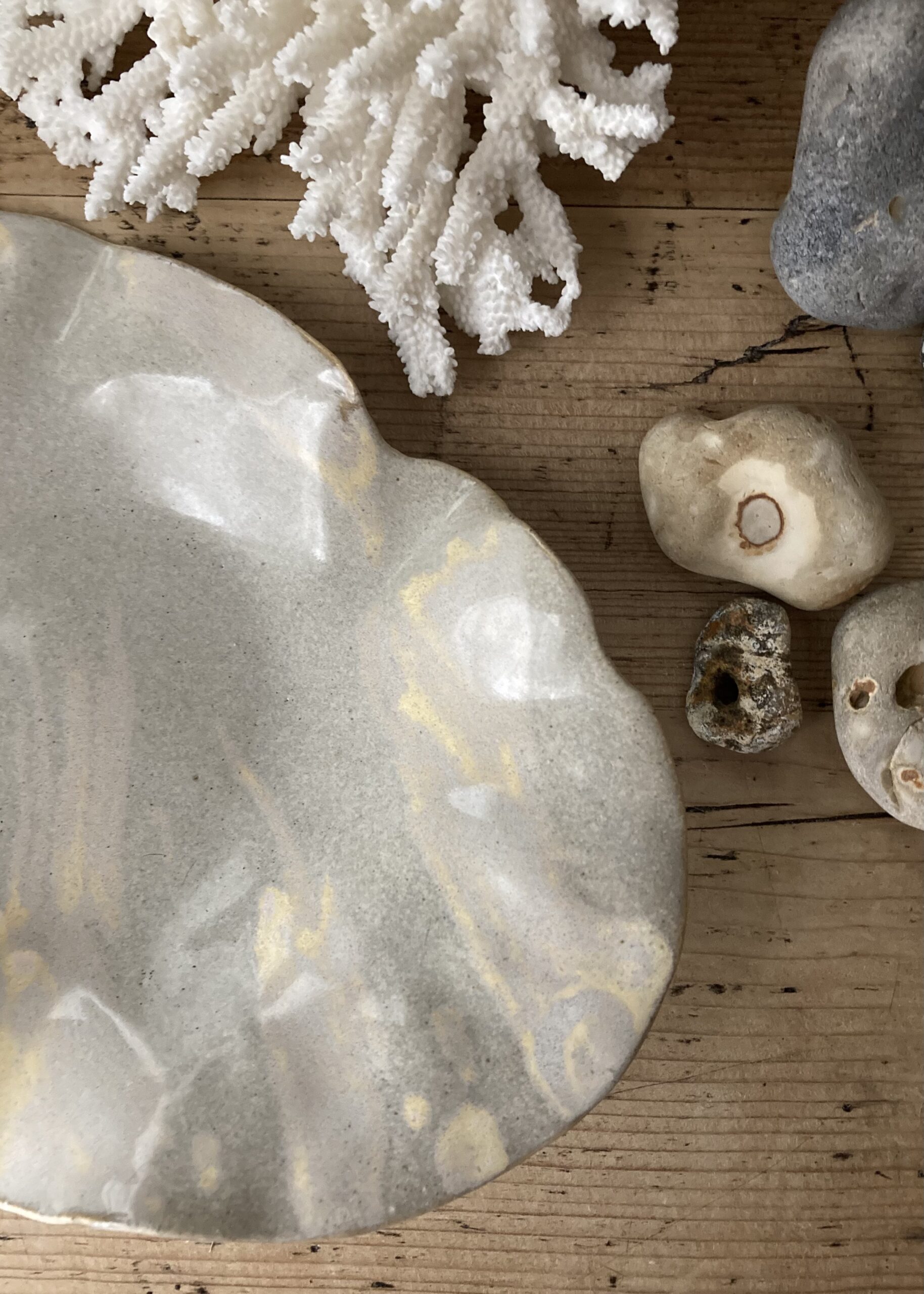 Medium Ceramic Ripple Shell - Image 3