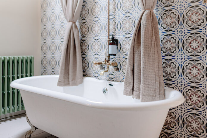Bathtub at Dell Lodge, Cairngorms