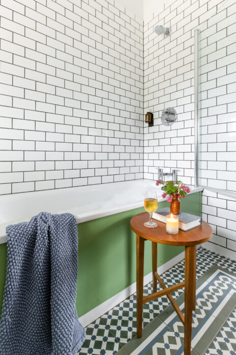 Bathtub at The Cob, Bude