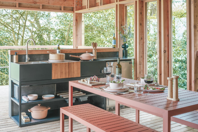 Skylark Treehouses, Gloucester