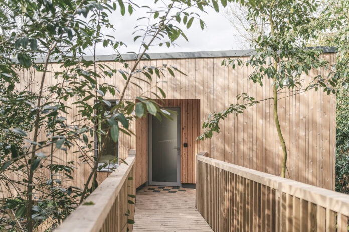 Skylark Treehouses, Gloucester