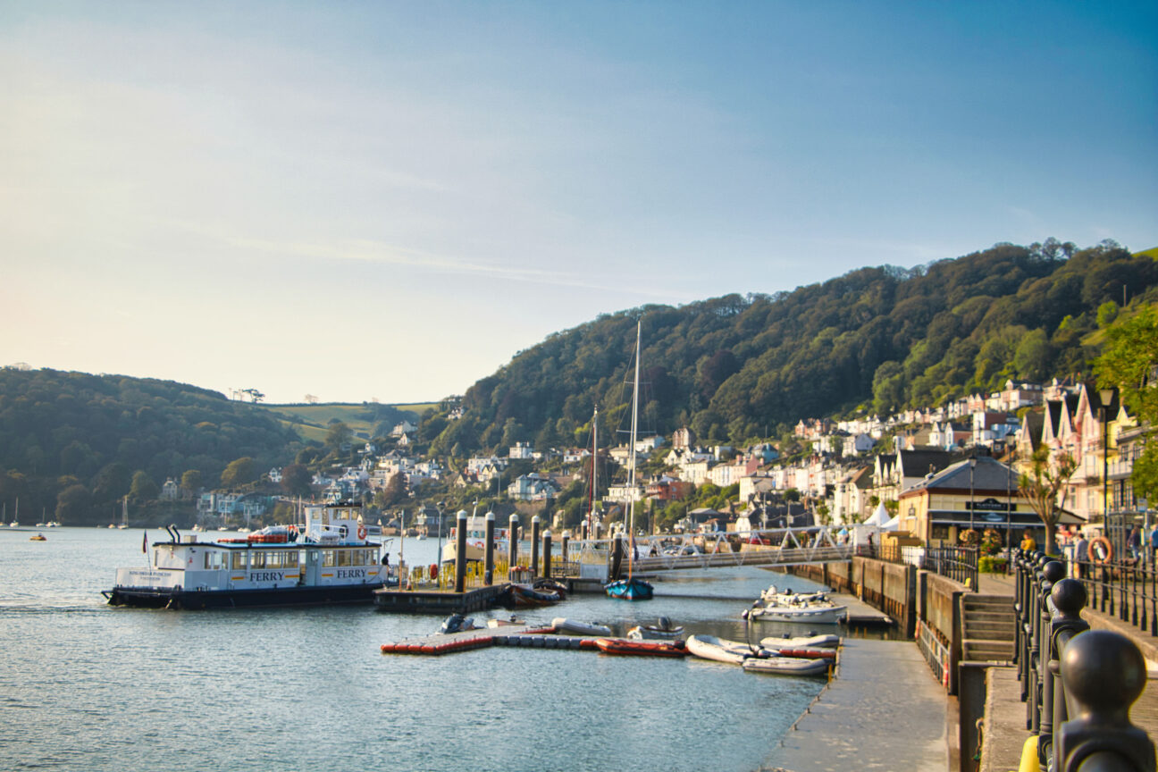 Dartmouth © Zach Pickering via Unsplash