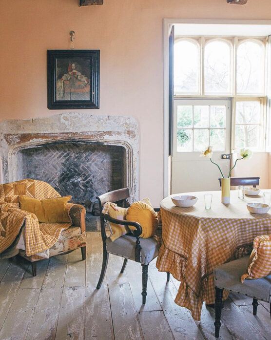 Court House Farm - Tudor Manor
