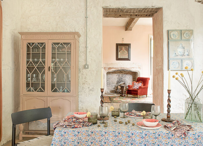 Court House Farm - Tudor Manor