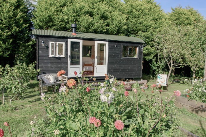 Riverside Hut, St Ives
