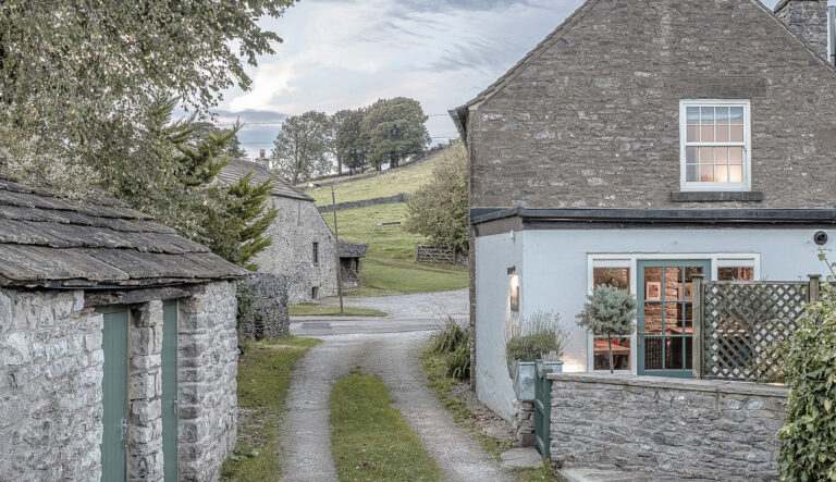 Holbobrn-Cottage-cropped-2-768x443.jpg