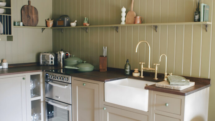 Log Store on Kip Hideaways