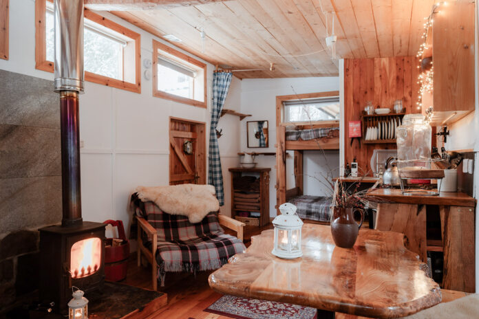 Lazy Duck - The Lookout Bunk