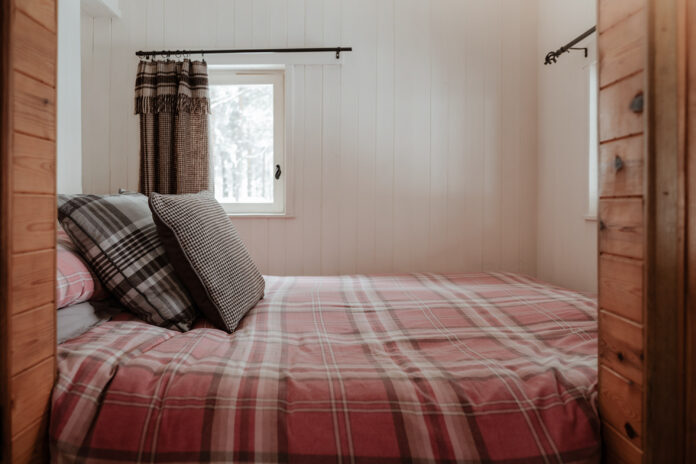 Lazy Duck - Woodman's Hut on Kip Hideaways