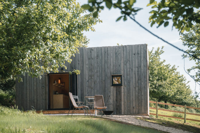 Moss - White House Hideaway