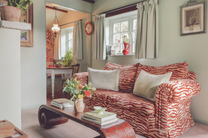 Cottage Orné Gardeners on Kip Hideaways