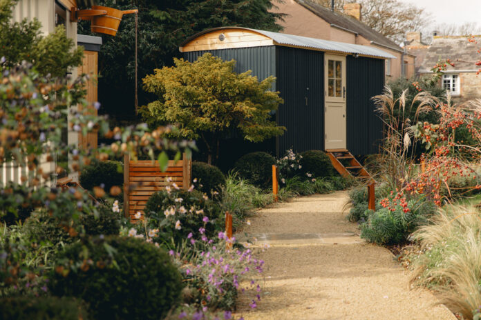 CottageOrné-Exterior-RebeccaHopePhotography-23