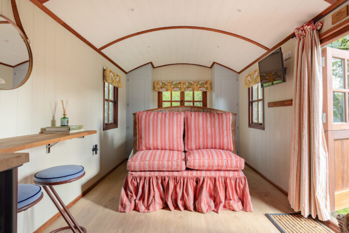 Cottage Orné Shepherds Hut on Kip Hideaways