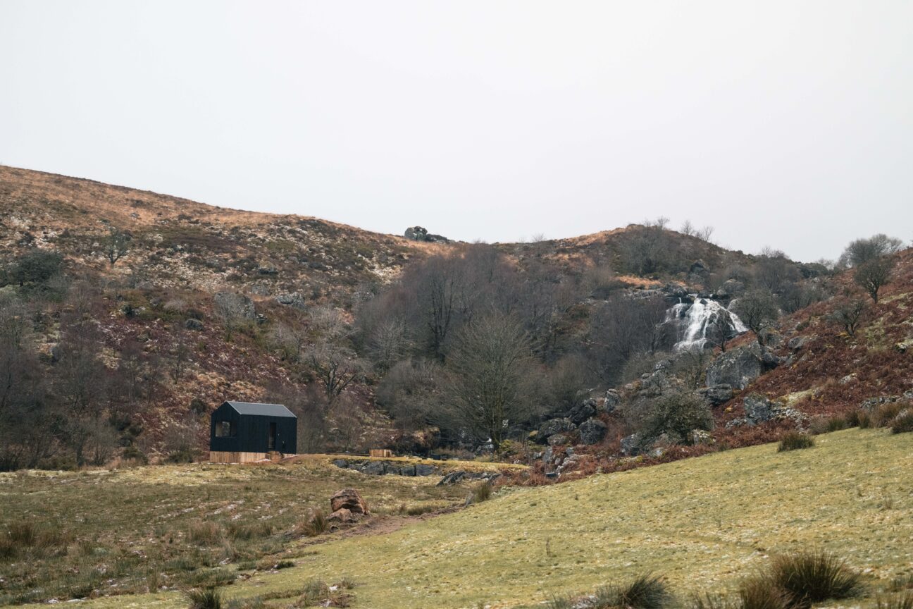 Mira Bala Shacks on Kip Hideaways. A secluded dog-friendly countryside cabin