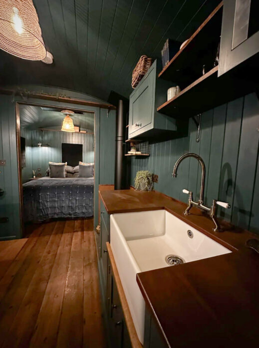 Huts-at-Royal-Oak-Bredon on Kip Hideaways