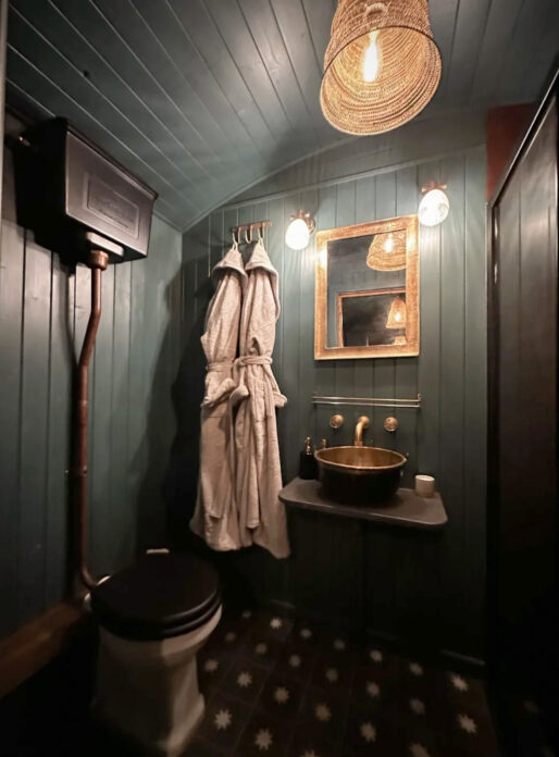 Huts-at-Royal-Oak-Bredon on Kip Hideaways