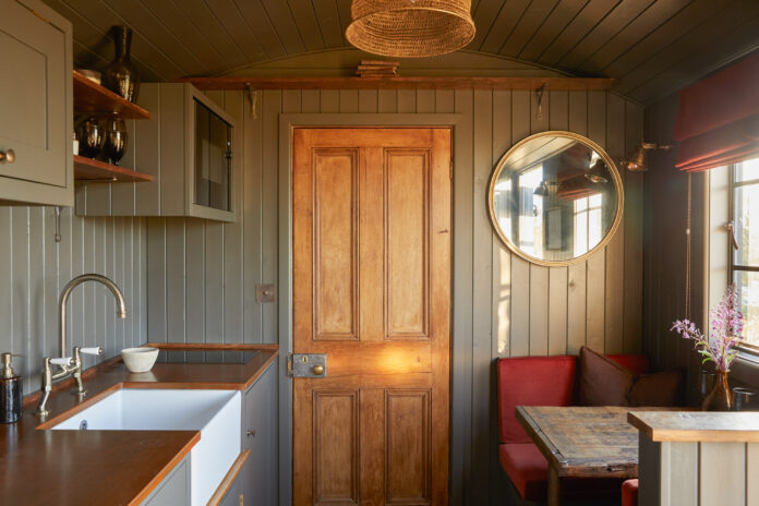 Huts at Royal Oak - Overbury on Kip Hideaways