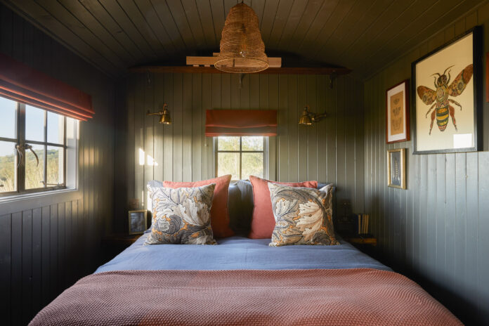 Huts at Royal Oak - Overbury on Kip Hideaways