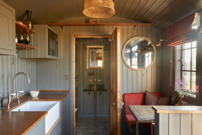 Huts at Royal Oak - Overbury on Kip Hideaways