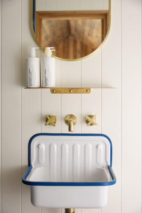 Alcoves - Blue Cabin on Kip Hideaways