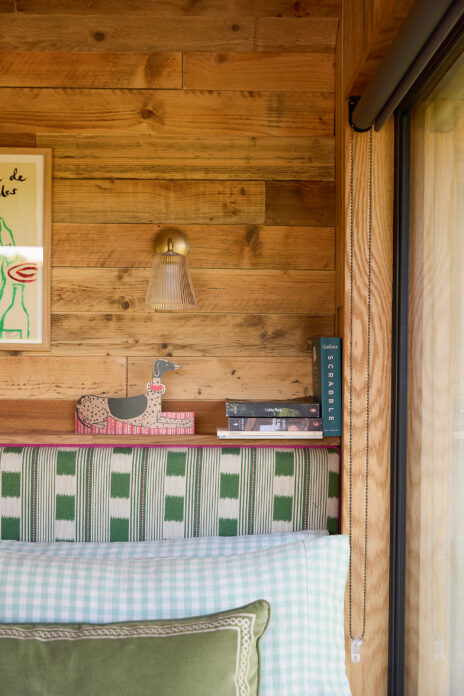 Alcoves - Green Cabin on Kip Hideaways