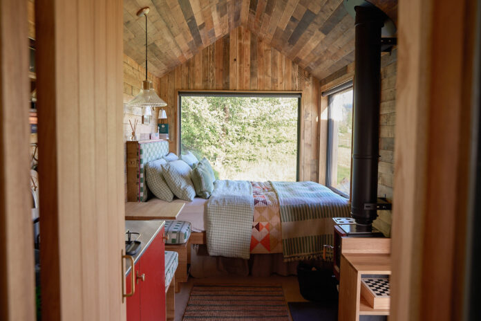 Alcoves - Green Cabin on Kip Hideaways