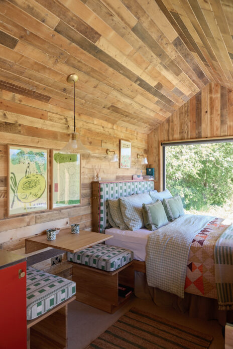 Alcoves - Green Cabin on Kip Hideaways