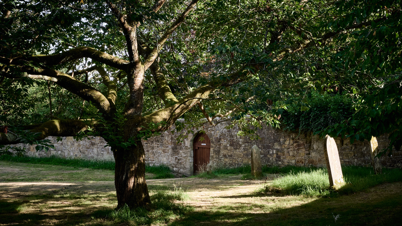 Brightling churchyard