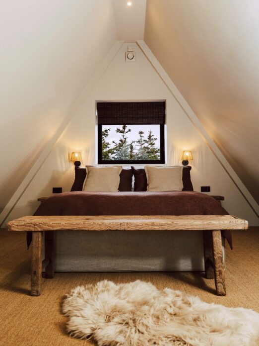 Kip — Fields Farm Cabins — Pershore, Worcestershire — bedroom
