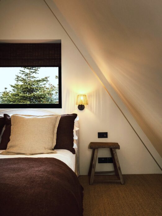Kip — Fields Farm Cabins — Pershore, Worcestershire — bedroom